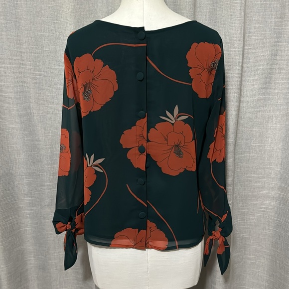 Cupcakes and Cashmere Josette Swing Style Blouse-Dark Green/Red Poppies-Sz S - Picture 2 of 15